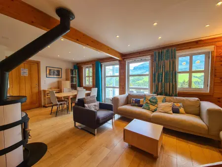 Chalet lumineux avec poêle à bois et WIFI gratuit - 6 à 8 personnes - Garage - Photo 10