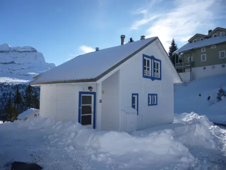 Chalet lumineux avec poêle à bois et WIFI gratuit - 6 à 8 personnes - Garage - Photo 13