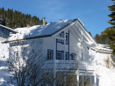 Chalet lumineux avec poêle à bois et WIFI gratuit - 6 à 8 personnes - Garage - Photo 14