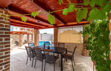 Maison 7 personnes à Pridraga - Photo 1