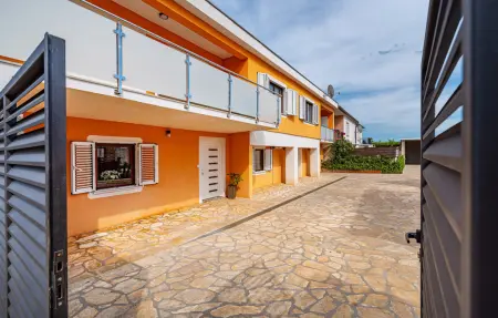Maison 7 personnes à Pridraga - Photo 2