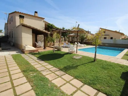 Maison avec piscine privée, près de la mer, climatisation optionnelle, Wi-Fi gratuit, animaux acceptés - Photo 6