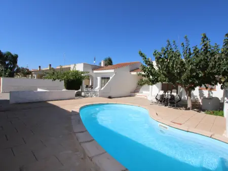 Maison proche mer avec piscine, climatisation, wifi gratuit, animaux bienvenus, plage pour chiens - Photo 1