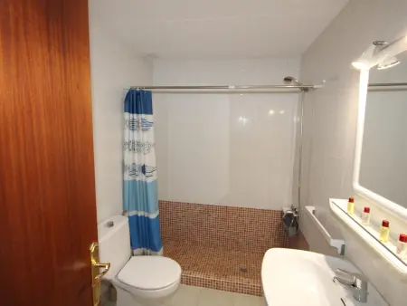 Maison proche mer avec piscine, climatisation, wifi gratuit, animaux bienvenus, plage pour chiens - Photo 18