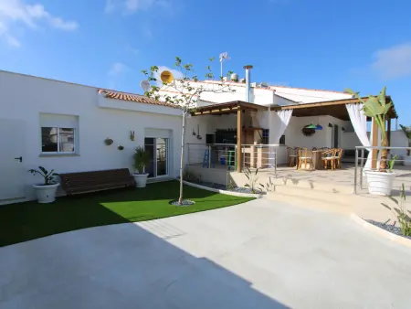 Maison au bord de la mer avec WiFi gratuit, près de la plage, climatisation en option - Photo 16