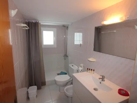 Maison près de la mer avec piscine privée, clim en option, Wi-Fi gratuit, animaux acceptés - Photo 32
