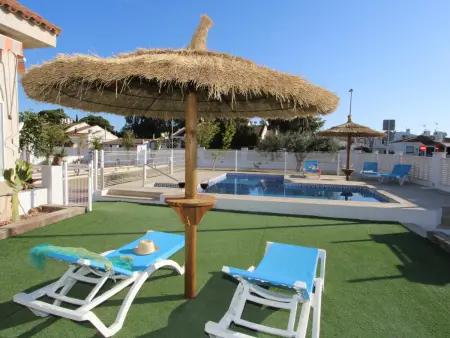 Maison près de la plage avec piscine privée, climatisation, Wi-Fi gratuit, animaux acceptés - Photo 10