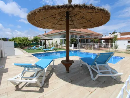 Maison près de la plage avec piscine privée, climatisation, Wi-Fi gratuit, animaux acceptés - Photo 11