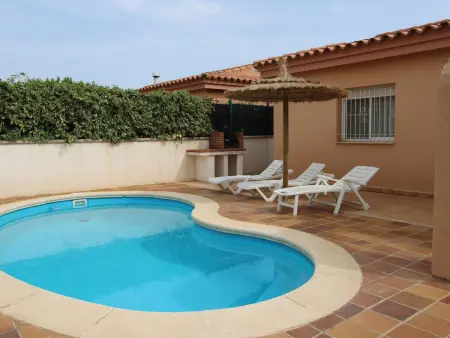 Maison avec piscine privée près de la mer, animaux acceptés, Wi-Fi gratuit, climatisation en option - Photo 1