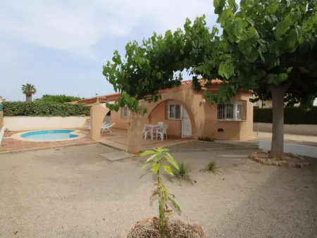 Maison avec piscine privée près de la mer, animaux acceptés, Wi-Fi gratuit, climatisation en option - Photo 2