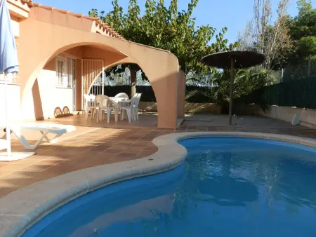 Maison avec piscine privée près de la mer, animaux acceptés, Wi-Fi gratuit, climatisation en option - Photo 6