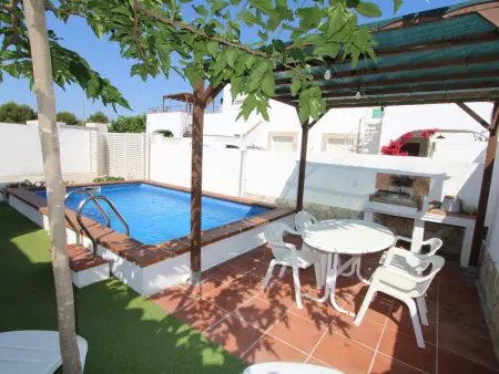 Maison de vacances près de la mer avec piscine privée, clim, wifi, animaux admis, plage pour chiens - Photo 3