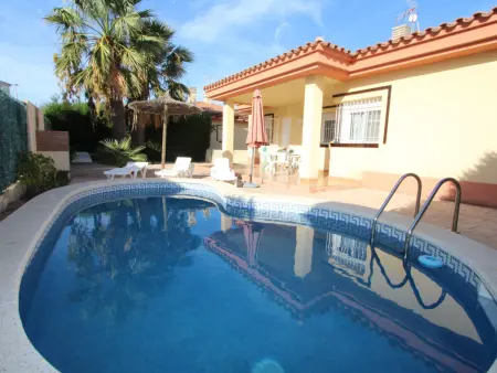 Maison proche de la mer avec piscine privée, clim en option, Wi-Fi gratuit, animaux acceptés, plage à chiens - Photo 3