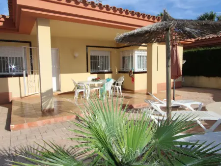 Maison proche de la mer avec piscine privée, clim en option, Wi-Fi gratuit, animaux acceptés, plage à chiens - Photo 6