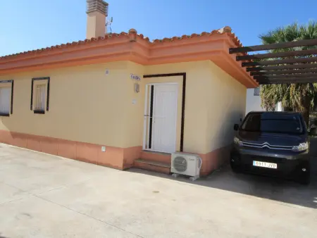 Maison proche de la mer avec piscine privée, clim en option, Wi-Fi gratuit, animaux acceptés, plage à chiens - Photo 8