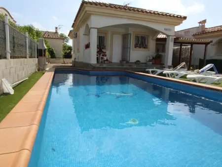 Maison proche mer avec piscine privée, clim en option, WiFi gratuit, animaux admis, plage pour chiens - Photo 9