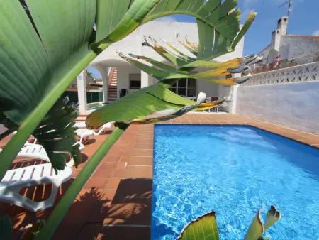 Maison près de la mer avec piscine privée, Wi-Fi gratuit, clim en option, animaux admis - Photo 1