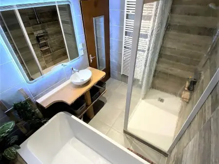 Chalet spacieux tout confort avec billard, proche remontées - Photo 5