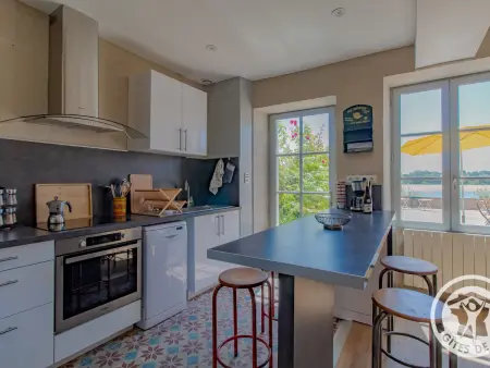 Maison Authentique sur 3 Niveaux avec Terrasse et Vue Loire - Photo 4