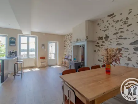 Maison Authentique sur 3 Niveaux avec Terrasse et Vue Loire - Photo 5