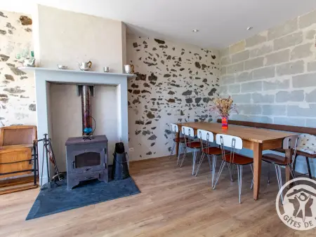 Maison Authentique sur 3 Niveaux avec Terrasse et Vue Loire - Photo 6
