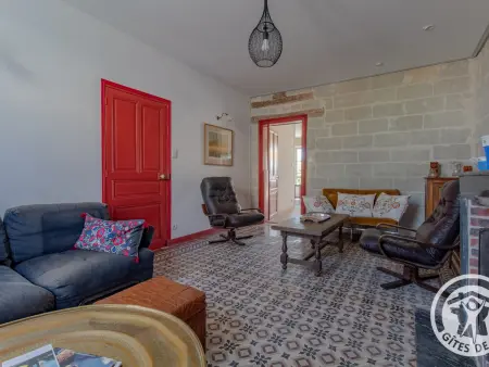 Maison Authentique sur 3 Niveaux avec Terrasse et Vue Loire - Photo 9