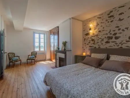 Maison Authentique sur 3 Niveaux avec Terrasse et Vue Loire - Photo 10