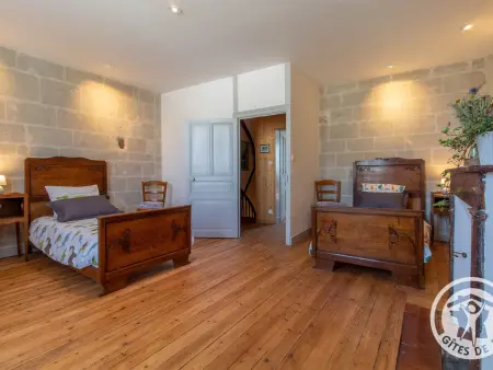 Maison Authentique sur 3 Niveaux avec Terrasse et Vue Loire - Photo 13