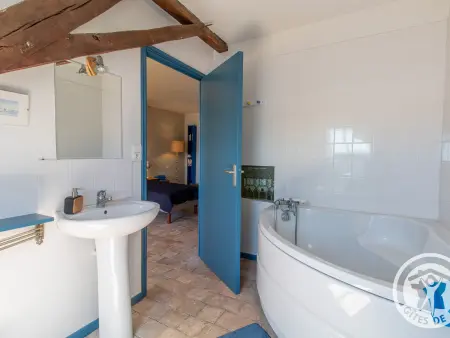 Maison Authentique sur 3 Niveaux avec Terrasse et Vue Loire - Photo 22