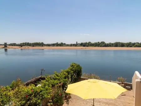 Maison Authentique sur 3 Niveaux avec Terrasse et Vue Loire - Photo 28