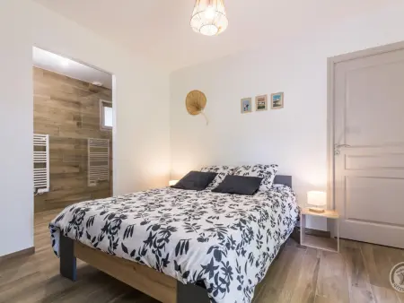 Maison de plain-pied à Anneville sur Mer avec jardin privé - Photo 9