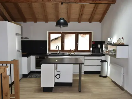 Charmante Maison de Village Rénovée - Près de Pralognan-La-Vanoise, 10 Pers, 3 Niveaux, Balcon Sud - Photo 3
