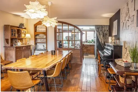 A l'aise, Maison de vacances spacieuse à Vresse-sur-Semois avec terrasse - Photo 2