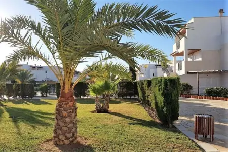 Natura World Duplex con patio privado 1d y 1b, Duplex dans le quartier Urb Naturista près de la plage - Photo 33