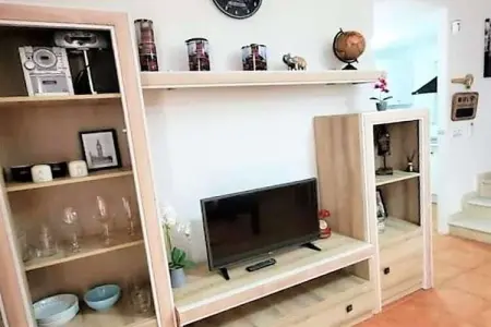 Natura World Duplex con patio privado 1d y 2b, Duplex dans le quartier Urb Naturista près de la plage et de la piscine - Photo 15