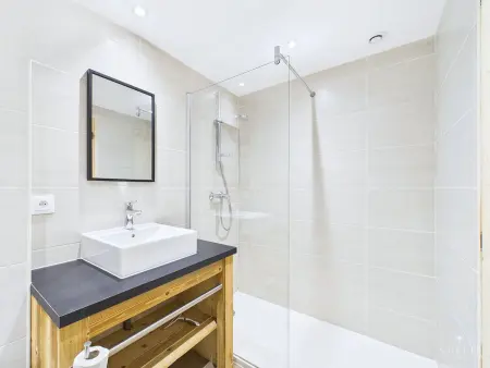 Chalet moderne, jacuzzi, sauna, 12 pers, proche pistes - Photo 11