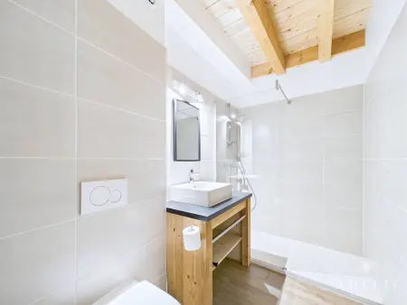 Chalet moderne, jacuzzi, sauna, 12 pers, proche pistes - Photo 18