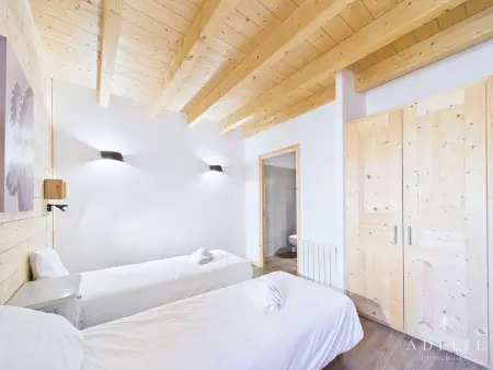 Chalet moderne, jacuzzi, sauna, 12 pers, proche pistes - Photo 24