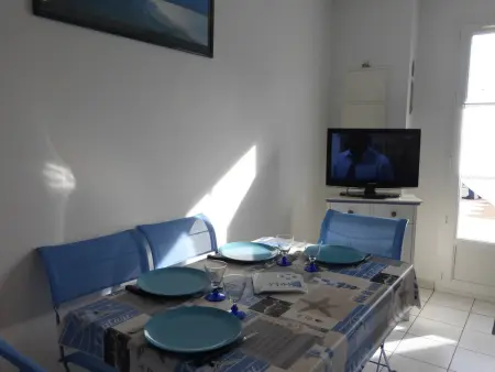 Maison à 100m de la plage avec piscine, 4 couchages, parking privé, terrasse et barbecue - Photo 3