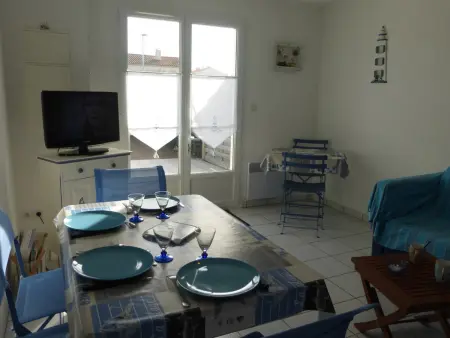 Maison à 100m de la plage avec piscine, 4 couchages, parking privé, terrasse et barbecue - Photo 8
