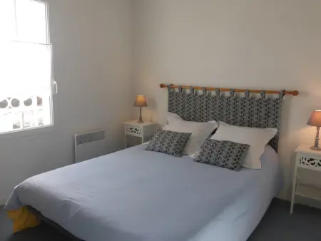 Maison à 100m de la plage avec piscine, 4 couchages, parking privé, terrasse et barbecue - Photo 13