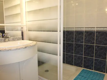 Maison à 100m de la plage avec piscine, 4 couchages, parking privé, terrasse et barbecue - Photo 15