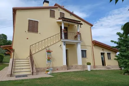 Le Margherite Country house, Majestueuse villa à Montefalcone Appennino avec piscine - Photo 6