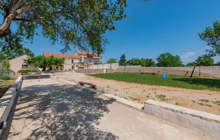 4 Bedroom Gorgeous Home, Maison 10 personnes à Gornje Rastane - Photo 10