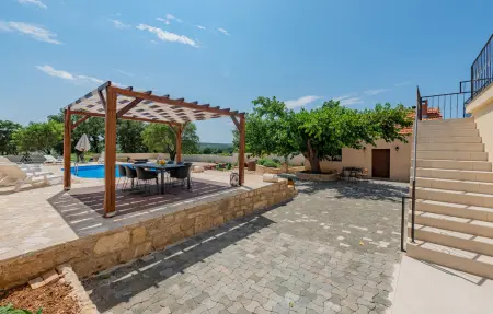 4 Bedroom Gorgeous Home, Maison 10 personnes à Gornje Rastane - Photo 24