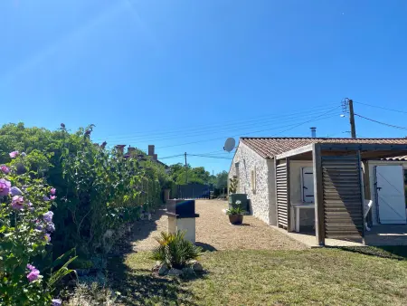 Maison Rénovée Avec Jardin, Proche Océan et Commodités - Photo 21