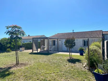 Maison Rénovée Avec Jardin, Proche Océan et Commodités - Photo 24