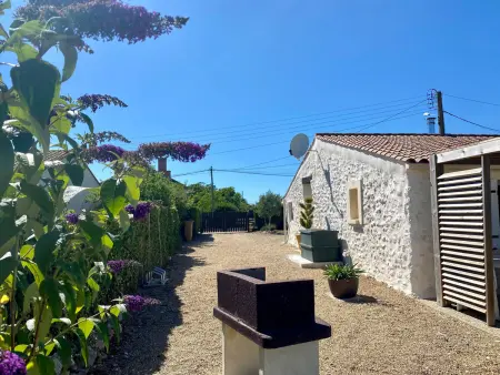 Maison Rénovée Avec Jardin, Proche Océan et Commodités - Photo 27