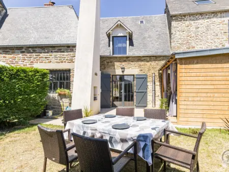 Maison de charme avec spa et jardin privé à Ardevon - Photo 5