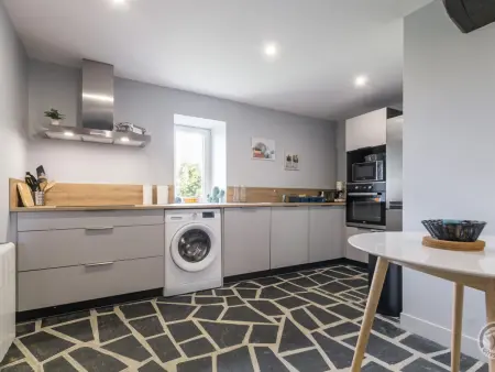 Maison d'époque au charme unique, animaux acceptés, parking privé - Photo 2